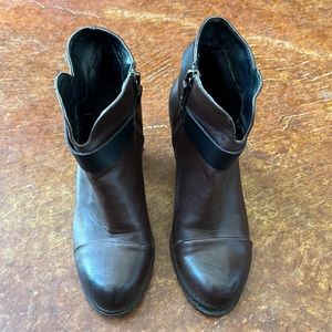 Brown booties with black strap
